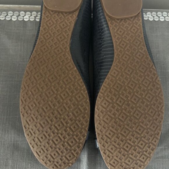 Tory Burch Navy Blue Lizard Embossed Leather Ballet Flats - Picture 3 of 4
